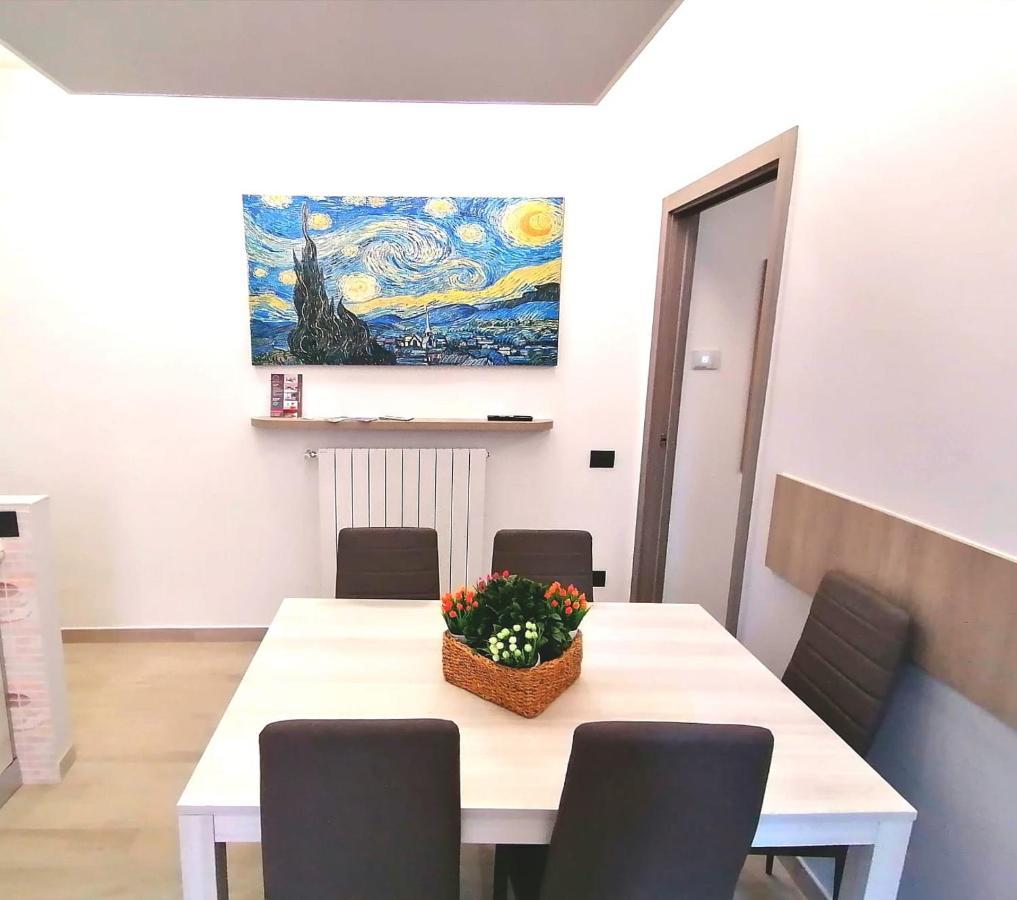 Bnbook-Villafranca Train Station Ро Екстериор снимка